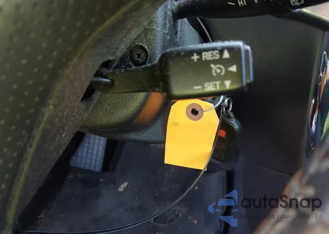 2006 Toyota Matrix Xr z USA, uszkodzony, nr VIN 2T1KR32E26C557421